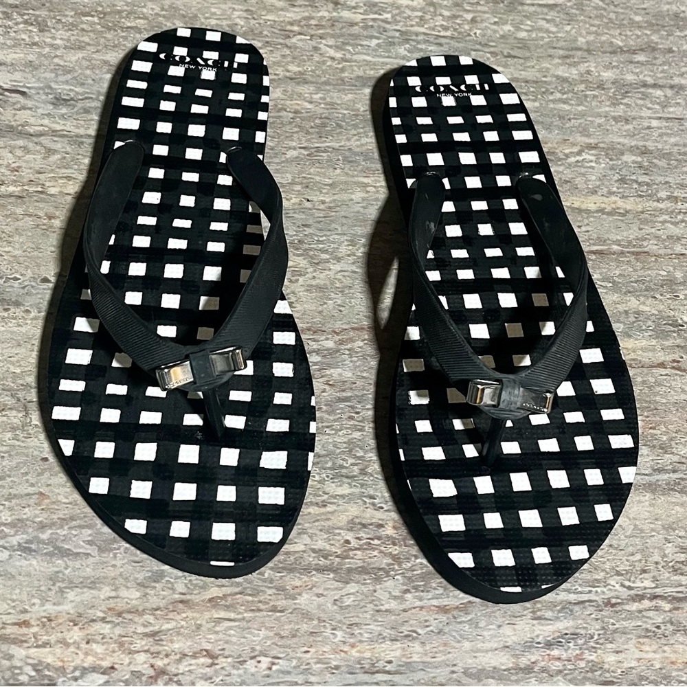 Coach Stylish Black and White Flip FlopSandals